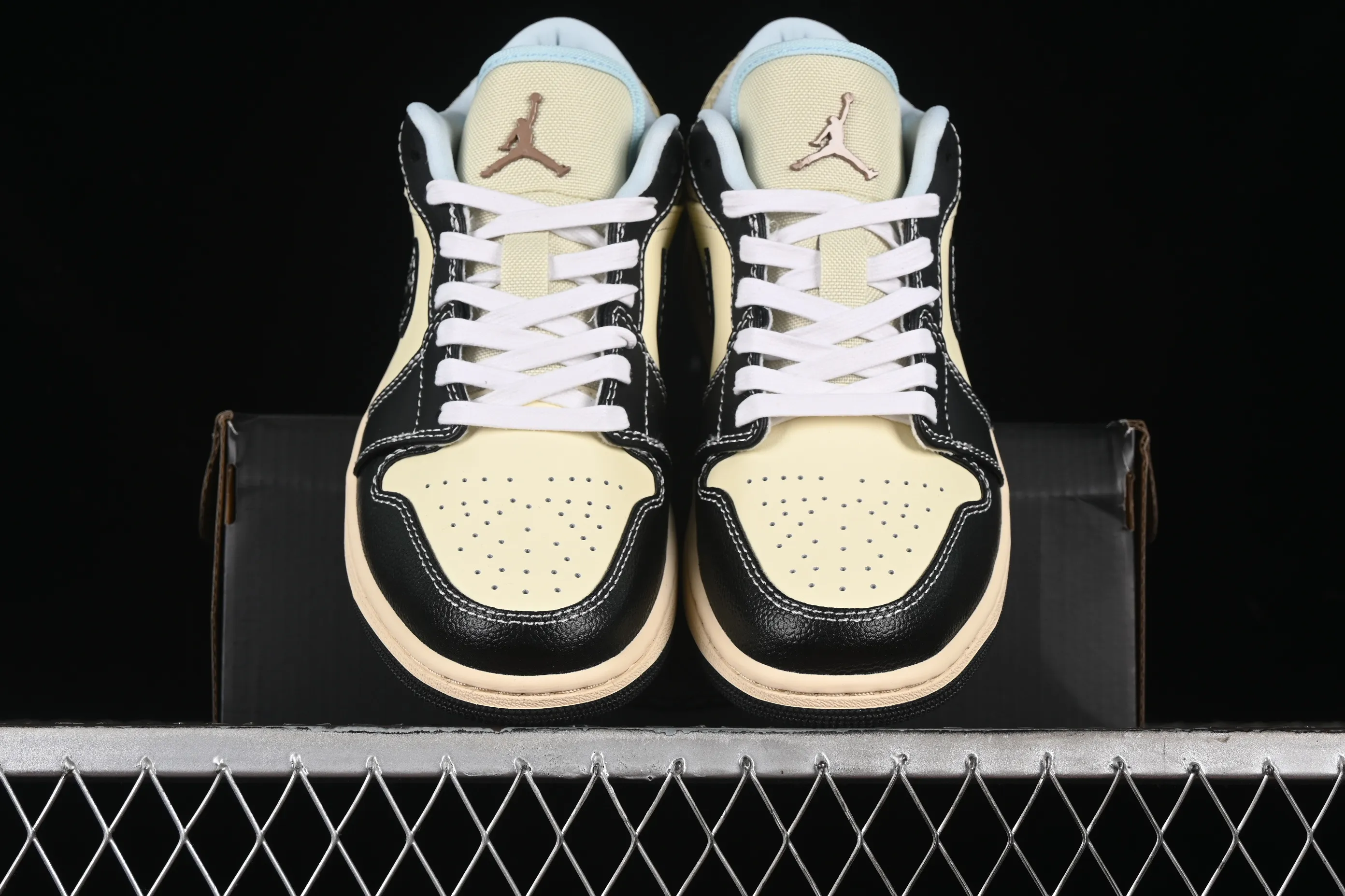 All categories Air Jordan Jordan series basketball shoes Air Jordan 1 Low G version pure original Air Jordan 1 Low "Coconut Milk Black" AJ1 Joe 1 island style low-top cultural basketball shoes HQ3437-101